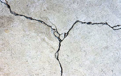 Почему трескается бетон?